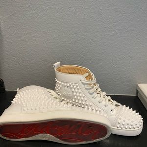 Lou spikes Christian louboutin